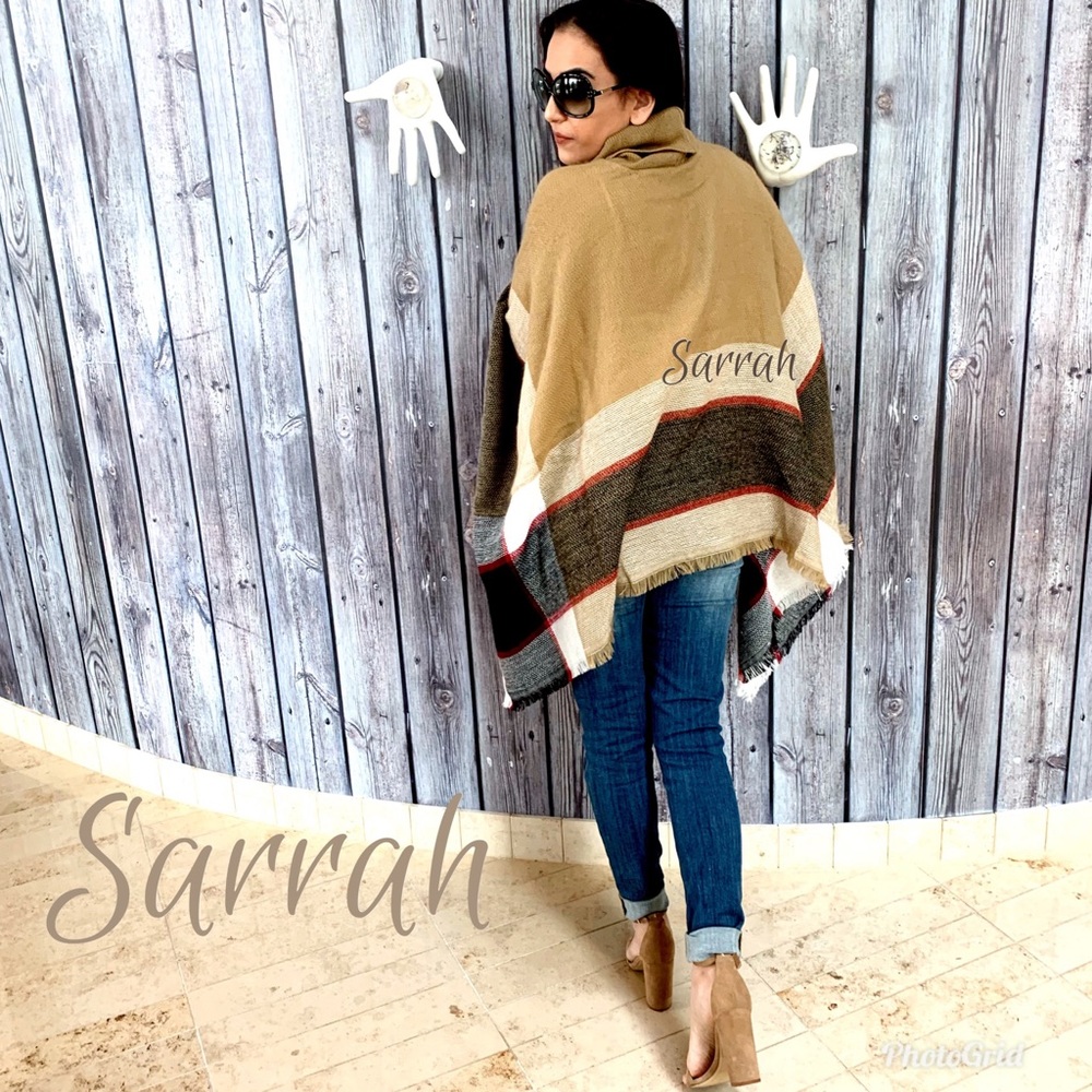 Last 1 New Cozy Comfy Chic Turtleneck  Poncho - Picture 2 of 3